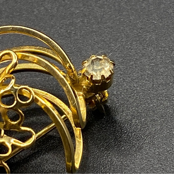 Vintage White Milk Glass Gold Tone Floral Spray Brooch Pin Circa 1960's - Picture 5 of 7